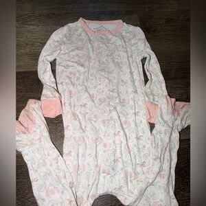 Magnetic Me Bamboo sleeper. Size 9-12 months. Carousal print